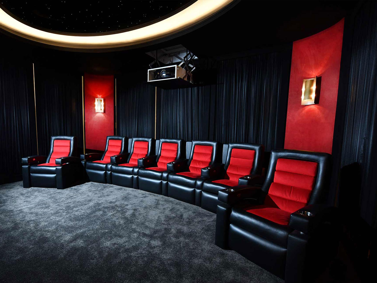 家庭影院設(shè)計(jì)，別墅設(shè)計(jì)師如何打造奢華的家庭影院